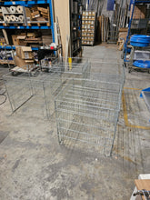 Carica l'immagine nel visualizzatore di Gallery, cesta per negozi cestino pieghevole bancarella in filo acciaio cromata in metallo cestone espositivo arredamento negozio