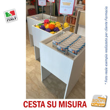 Carica l'immagine nel visualizzatore di Gallery, cesta cesto cestone bancarella tavolino tavolo cubo con ripiano altezza variabile su misura per esposizione arredo farmacia negozio negozi tabaccheria su misura robusta fondo chiuso professionale
