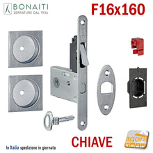Carica l'immagine nel visualizzatore di Gallery, KIT SERRATURA PER PORTA SCORREVOLE BONAITI G500T F16X160 CHIAVE A SPILLO PIEGHEVOLE MODELLO CON TIRANTE COMPLETO DI CONTROPIASTRA E MANIGLIE QUADRATE KIT EASY CON SERRATURA G500T CHIAVE - QUADRATO frontale 160x16 chiave cromo satinato 4UH2005087 maniglia quadrata con foro