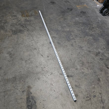 Carica l'immagine nel visualizzatore di Gallery, PIANTANA CAVETTATO P35 CAVE DOPPIE U 220cm BIANCO ATTREZZATURA PARETE ARREDO NEGOZIO piantane attrezzature per arredamenti negozi esposizione a muro fissaggio in acciaio metallo accessori per esposizione