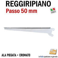 Carica l'immagine nel visualizzatore di Gallery, Reggimensola per ripiani negozio reggiripiano staffe per ripiani mensole legno pannello attacco a piantana cavettata cave passo 5cm P50 mm arredo negozio ala piegata da avvitare inclinabile lunga cromata coppia sx dx parete sostegno pannello