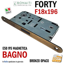 Carica l'immagine nel visualizzatore di Gallery, Serratura porta interna bagno wc toilet Bonaiti N67 Forty B-Forty magnetica frontale 196x18mm entrata 50mm 5cm interasse 95mm i 9,5cm scrocco centrale in plastica a filo reversibile doppio quadrotto 8x8 e 6x6mm in basso 48N67050TE Bronzo Opaco Bronzato bronzata anticata anticato
