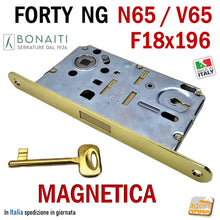 Carica l'immagine nel visualizzatore di Gallery, serratura magnetica per porte reversibili bonaiti b-forty N65 frontale 18x196mm frontale 19,6cm scrocco centrale nylon BONAITI N65 ottone lucido ottonata entrata 5cm 50mm interasse 9cm 90mm con chiave normale FORTY NG V65 48V651501E-48N651501E