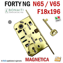 Carica l'immagine nel visualizzatore di Gallery, serratura magnetica per porte reversibili bonaiti b-forty N65 frontale 18x196mm frontale 19,6cm scrocco centrale nylon BONAITI N65 ottone lucido ottonata entrata 5cm 50mm interasse 9cm 90mm con chiave normale FORTY NG V65 48V651501E-48N651501E