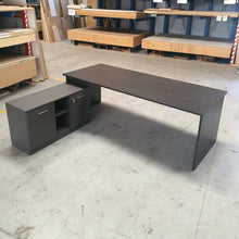 Carica l'immagine nel visualizzatore di Gallery, SCRIVANIA PER UFFICI PER CASA SCRIVANIE ARREDO UFFICIO SU MISURA PRODUZIONE DIRETTA arredamento falegnameria produzione interna senza intermediari