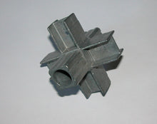 Load image into Gallery viewer, GIUNTO X TAVOLI E VETRINE 25X25 6-VIE NUOVO PER ESPOSITORI E STRUTTURE IN TBQ best of