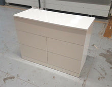 Carica l'immagine nel visualizzatore di Gallery, CASSETTIERA SU MISURA A PROGETTO MISURE A SCELTA COLORE A SCELTA MADE IN ITALY laboratorio