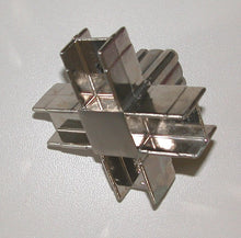 Load image into Gallery viewer, GIUNTO X TAVOLI E VETRINE 25X25 5-VIE NICHEL SATINATO NUOVO PER ESPOSITORI miglior