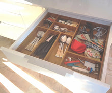 Carica l'immagine nel visualizzatore di Gallery, PORTAPOSATE X CASSETTO CUCINA SU MISURA AL CM E A DISEGNO RICAVATO DAL PIENO MDF CNCPORTAPOSATE X CASSETTO CUCINA SU MISURA AL CM E A DISEGNO FOTO REALE