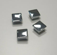 Carica l'immagine nel visualizzatore di Gallery, TAPPI TAPPO CROMATO bombato copri testa 20x20 foto reale