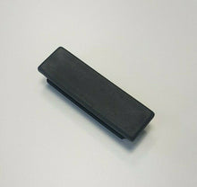 Carica l'immagine nel visualizzatore di Gallery, TAPPI TAPPO RETTANGOLARE 30x100mm NERO PUNTALE PLASTICA H 5mm cm 10x3