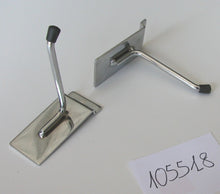 Carica l'immagine nel visualizzatore di Gallery, Gancio in filo cromato attacco a doga per pannello dogato esposizione negozio cromato d8mm