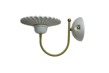 Carica l'immagine nel visualizzatore di Gallery, LAMPADA DA PARETE CON DIFFUSORE IN CERAMICA APPLIQUE CLASSICO AVORIO-ORO CON FIORE 4