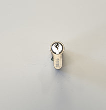 Carica l'immagine nel visualizzatore di Gallery, CILINDRO YALE PER PORTA EUROCILINDRO PER SERRATURE PORTA ISEO 70mm 30-40 NICHELATO nuovo