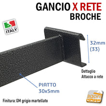 Load image into Gallery viewer, Ganci per negozi attrezzatura negozio ferramenta abbigliamento per esporre grucce e stampelle attacco a rete o barra br aderente - dettaglio aggancio 32mm