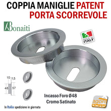 Carica l'immagine nel visualizzatore di Gallery, MANIGLIA PER PORTA SCORREVOLE BOCCHETTA SCRIGNO PATENT INCASSO FORO 48 D57 CROMO SAT BONAITI MTC CHIAVE 4XMTC000U7 guarnitura tonda per chiave normale patent porte scorrevoli MTC.U