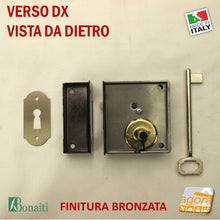 Carica l'immagine nel visualizzatore di Gallery, serratura bonaiti da applicare a porte esterne e interne serratura x porte vecchie e antiche oppure portoni completa di chiave e contropiastra entrata 35-45mm larghezza 60-70mm alta qualità serratura in metallo
