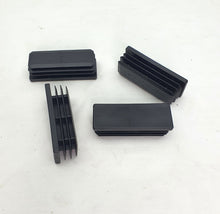 Carica l'immagine nel visualizzatore di Gallery, 10pz TAPPO RETTANGOLARE mm 30x80 NERO PUNTALE PLASTICA cm 3x8 SOTTOPIEDE ALETTATO TAPPI NERI - INSERTO ALETTATO CON LAMELLE PLASTICA NERA BELLO BEN RIFINITO DISPONIBILE