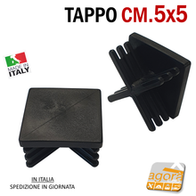 Carica l'immagine nel visualizzatore di Gallery, TAPPI TAPPO QUADRATO 50x50 NERO PUNTALE PLASTICA cm 5x5 SOTTOPIEDE ALETTATO