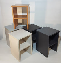 Carica l'immagine nel visualizzatore di Gallery, Tavolini Comodini Basic in Legno x B&B Hotel Case Case vacanze Alberghi legno venato bianco e colori vari