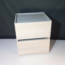Load image into Gallery viewer, Comodino Design fin.legno a rilievo 2 cassetti+cassetto segreto push in betulla v5
