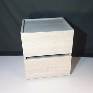 Comodino Design fin.legno a rilievo 2 cassetti+cassetto segreto push in betulla v5